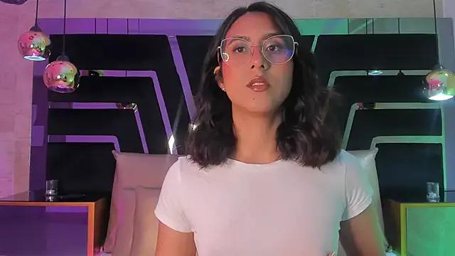 DaraBeckett on StripChat 