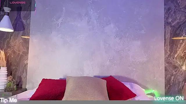 DollyBrowncc on StripChat 