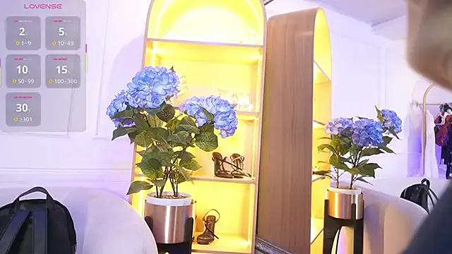 elasummer — Freechat on StripChat