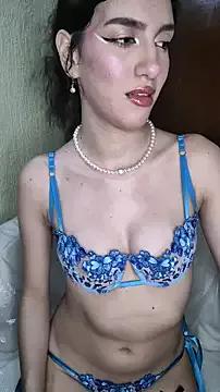 Emily-hottson — Show tits + shirt off