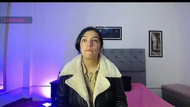 Esmeraldaa- on StripChat 