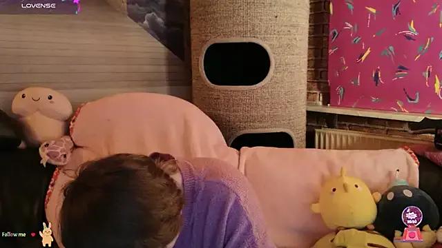 GamerGirl_Eve — LT gets 2 Videos + 2 Pics ( )*