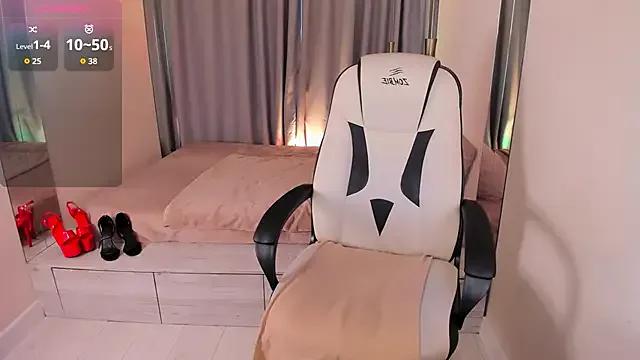 HelenaRegal on StripChat 