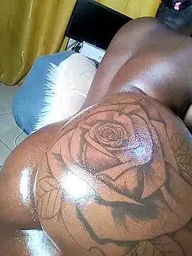 Hugemassivebootie — CUMSHOW