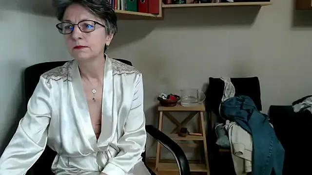 katemodel — naked dancing !