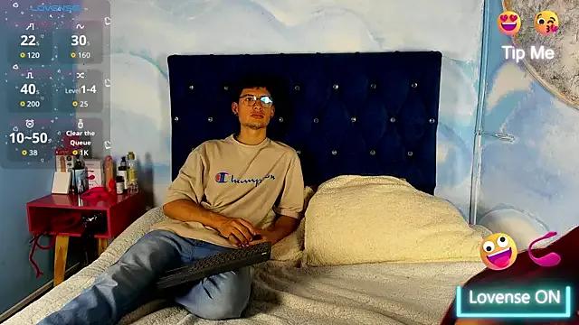 Laylaa_and_Logan on StripChat 