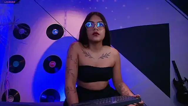 Lilith_and_Khloe on StripChat 