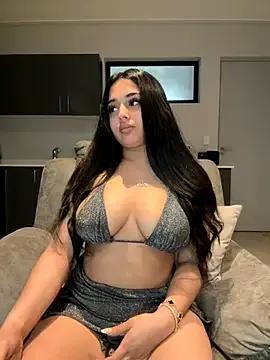 LilMisIndianx on StripChat 