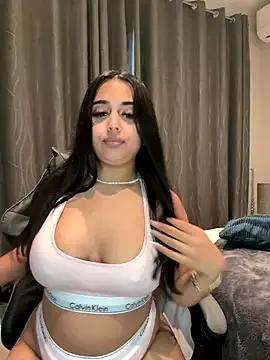 LilMisIndianx on StripChat 