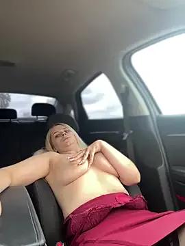 Freechat Love_Bri on StripChat