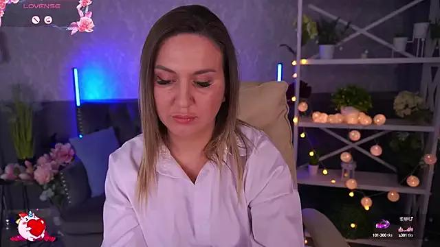 Freechat LovelyMollyy on StripChat