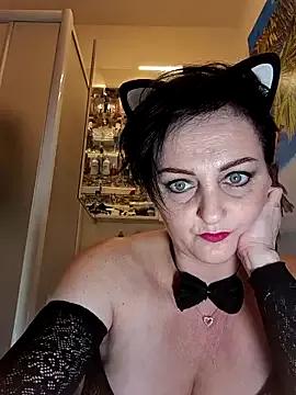 Freechat lucillabollente on StripChat