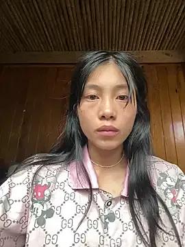 LylyOx9 on StripChat 