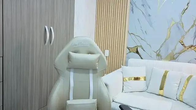 Madam_Hott on StripChat 