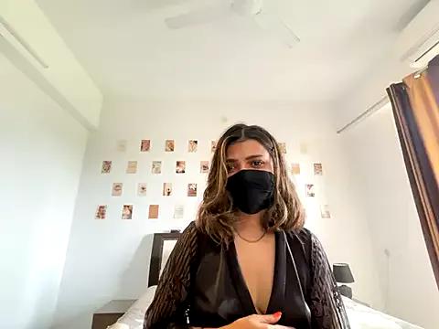 MaYaa__11 on StripChat 