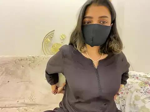 MaYaa__11 on StripChat 