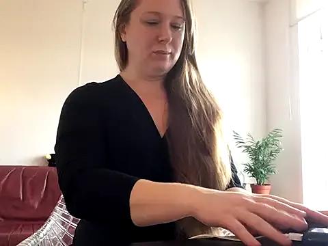 Freechat MazySunny on StripChat