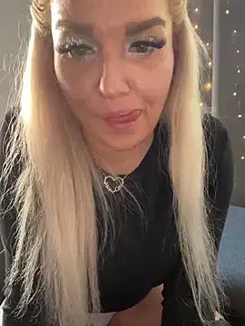 Freechat MIA-XXX on StripChat