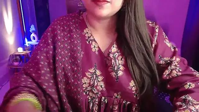 Mitikaa on StripChat 