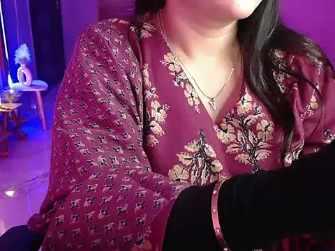 Mitikaa on StripChat 