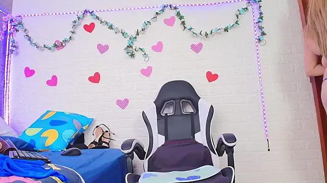 Freechat naomi_diamond_ on StripChat