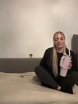 Group NickyGold_Official on StripChat