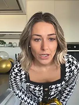 petrouchkaaa_ — MET MOI NU - NAKED