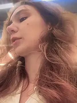 Freechat QuitieLia on StripChat