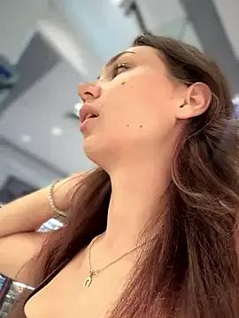 Freechat QuitieLia on StripChat