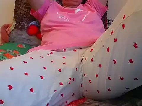 Freechat RealLittleRedRidingHood on StripChat