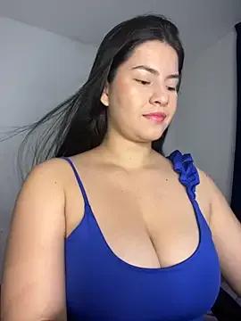 Saanvi21 on StripChat 