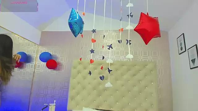 Sara_Desire on StripChat 