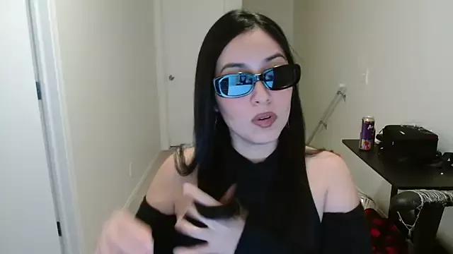 Sassy_Latina on StripChat 