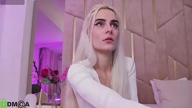 SelenaDaze on StripChat 