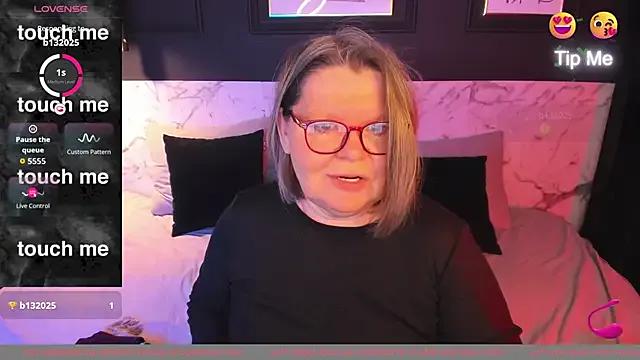 Shannonshine — Sexy poses on the bed in lingerie