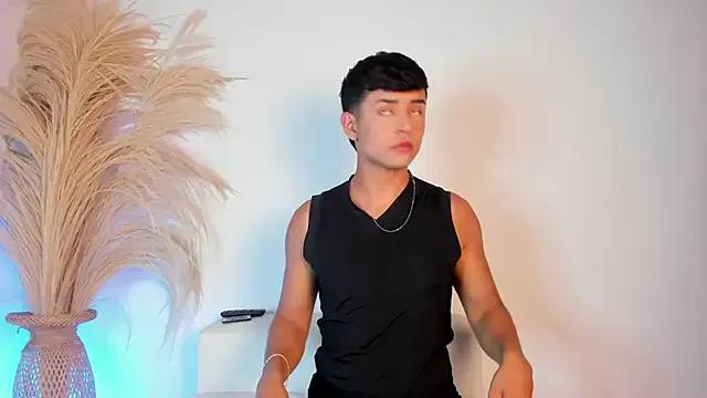 Thiago_Connor21 — Twerk + oil rain on my ass