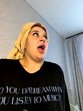 Freechat VikiDemini on StripChat