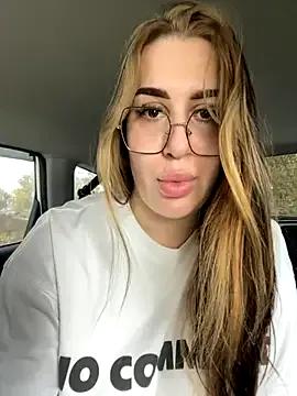 Freechat VikiDemini on StripChat