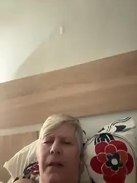 VyC7564 — Leck ihr den Arsch und steck ihr zwei Fi