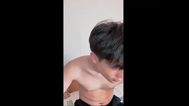 Freechat xiaoyang5200 on StripChat