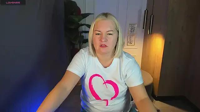 YolandaKiss — Give me a Happy SATURDAY!