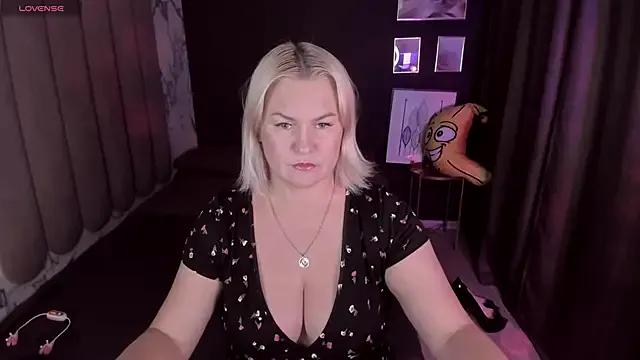 Freechat YolandaKiss on StripChat